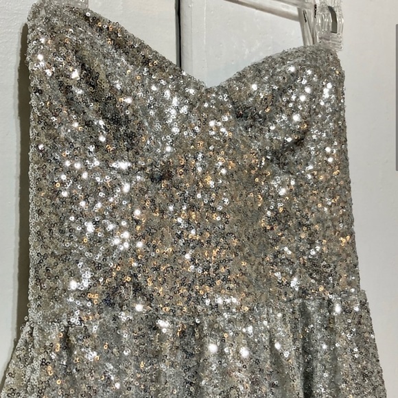 ASOS SILVER SEQUIN STRAPLESS COCKTAIL DRESS, SIZE 6 - Picture 3 of 5